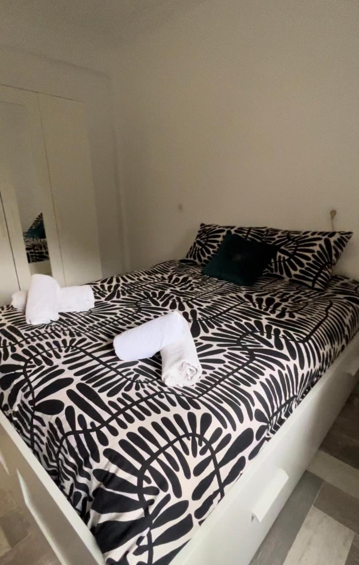 Lovely Rooms En Piso Compartido إشبيلية المظهر الخارجي الصورة